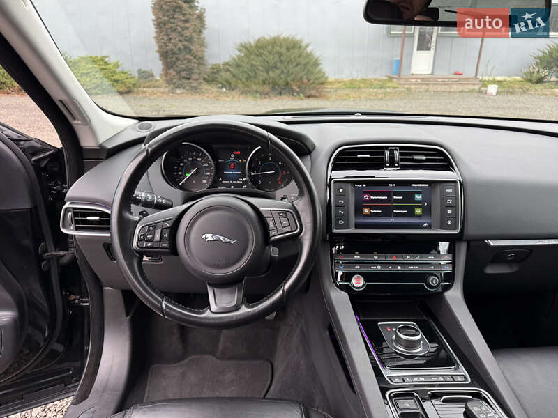 Позашляховик / Кросовер Jaguar F-Pace 2017 в Луцьку