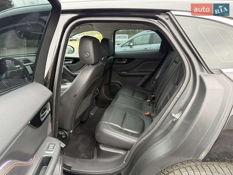 Позашляховик / Кросовер Jaguar F-Pace 2017 в Луцьку