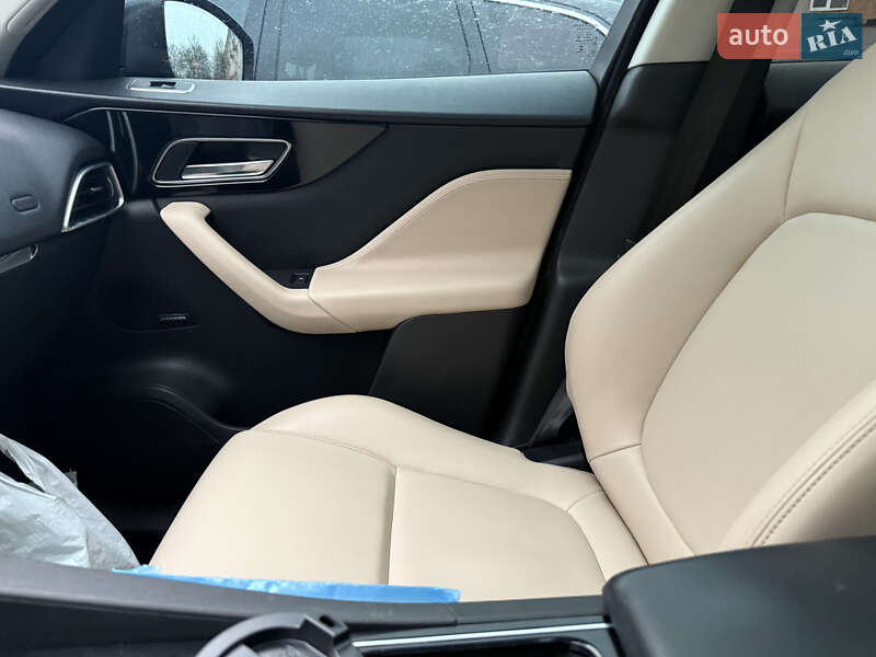 Внедорожник / Кроссовер Jaguar F-Pace 2017 в Нововолынске фото 19 Внедорожник / Кроссовер Jaguar F-Pace 2017 в Нововолынске