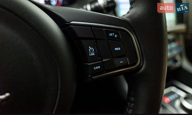 Внедорожник / Кроссовер Jaguar F-Pace 2017 в Киеве фото 14 Внедорожник / Кроссовер Jaguar F-Pace 2017 в Киеве