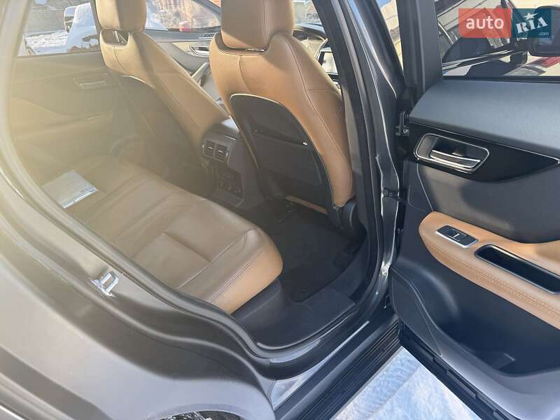 Jaguar F-Pace 2017