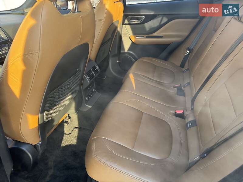 Внедорожник / Кроссовер Jaguar F-Pace 2017 в Полтаве