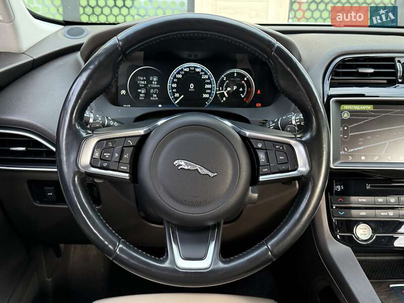 Внедорожник / Кроссовер Jaguar F-Pace 2017 в Ивано-Франковске фото 22 Внедорожник / Кроссовер Jaguar F-Pace 2017 в Ивано-Франковске