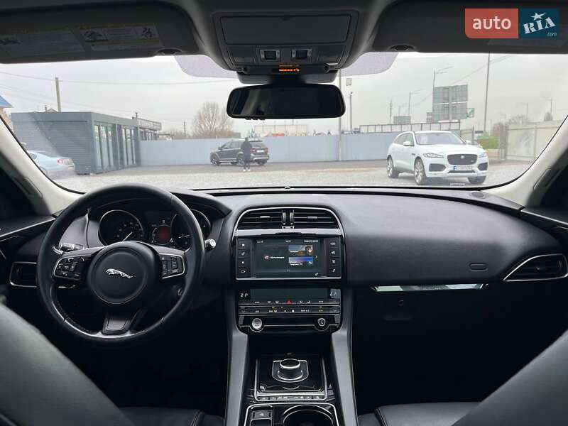 Внедорожник / Кроссовер Jaguar F-Pace 2017 в Киеве фото 12 Внедорожник / Кроссовер Jaguar F-Pace 2017 в Киеве