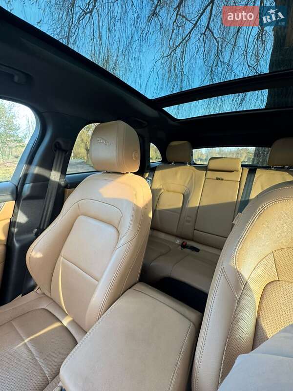 Внедорожник / Кроссовер Jaguar F-Pace 2021 в Ровно