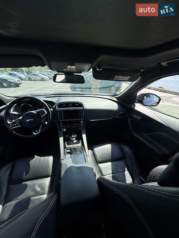 Внедорожник / Кроссовер Jaguar F-Pace 2018 в Черновцах