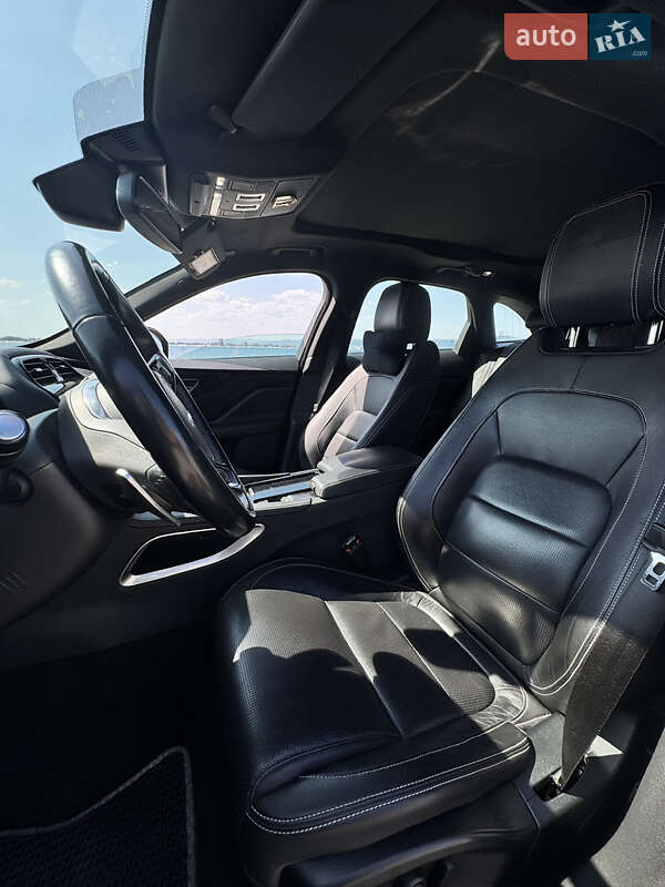 Внедорожник / Кроссовер Jaguar F-Pace 2018 в Черновцах