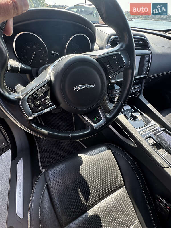 Внедорожник / Кроссовер Jaguar F-Pace 2018 в Черновцах фото 12 Внедорожник / Кроссовер Jaguar F-Pace 2018 в Черновцах