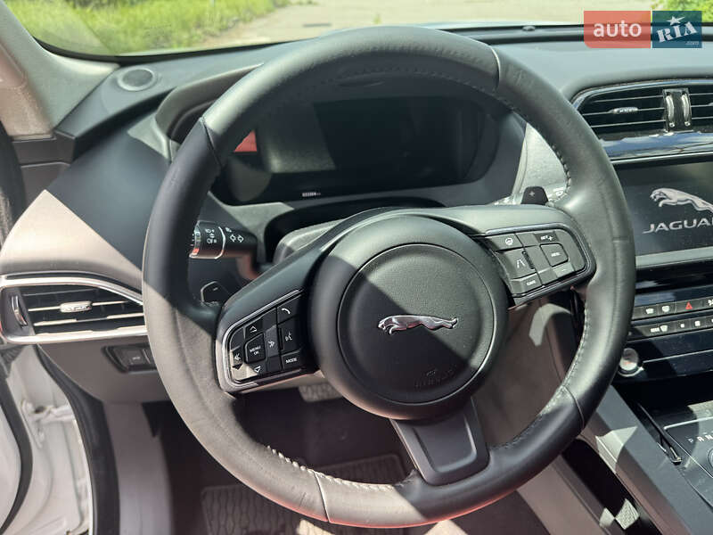 Внедорожник / Кроссовер Jaguar F-Pace 2020 в Киеве