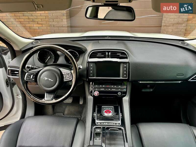 Внедорожник / Кроссовер Jaguar F-Pace 2018 в Киеве фото 20 Внедорожник / Кроссовер Jaguar F-Pace 2018 в Киеве