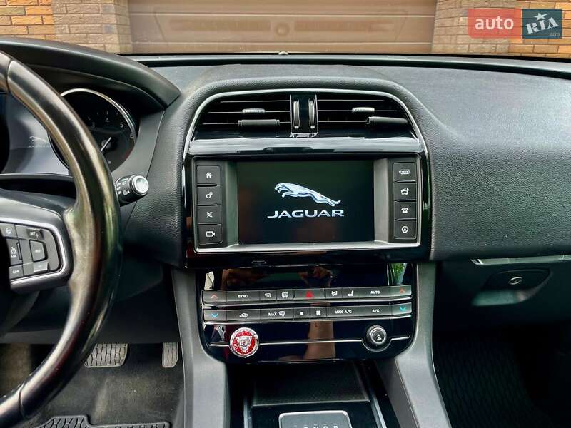 Внедорожник / Кроссовер Jaguar F-Pace 2018 в Киеве фото 16 Внедорожник / Кроссовер Jaguar F-Pace 2018 в Киеве