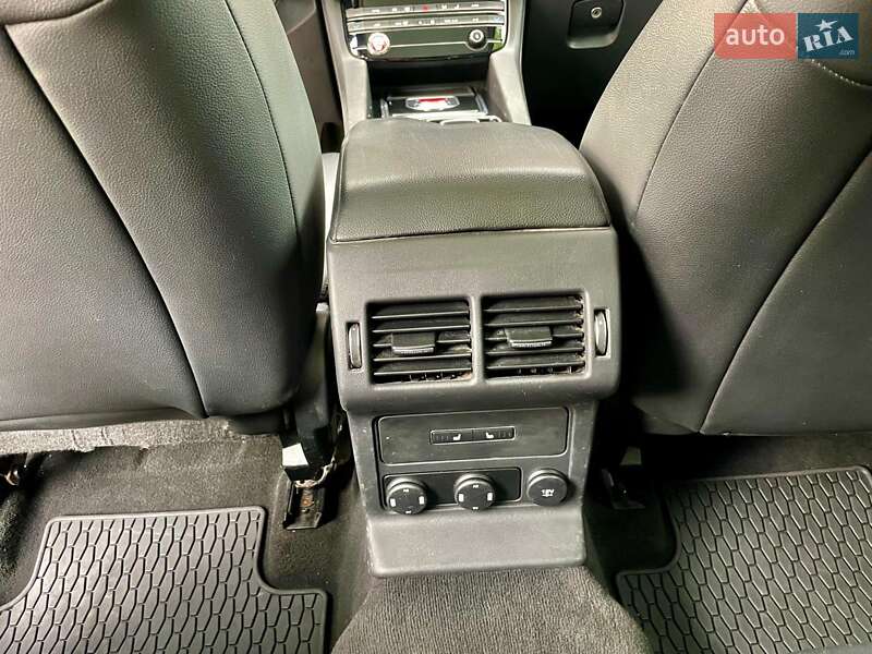 Внедорожник / Кроссовер Jaguar F-Pace 2018 в Киеве фото 26 Внедорожник / Кроссовер Jaguar F-Pace 2018 в Киеве