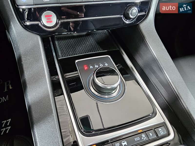 Внедорожник / Кроссовер Jaguar F-Pace 2017 в Киеве