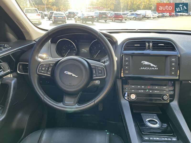 Внедорожник / Кроссовер Jaguar F-Pace 2016 в Харькове фото 14 Внедорожник / Кроссовер Jaguar F-Pace 2016 в Харькове