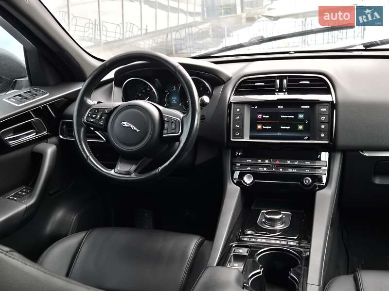 Внедорожник / Кроссовер Jaguar F-Pace 2016 в Киеве фото 22 Внедорожник / Кроссовер Jaguar F-Pace 2016 в Киеве