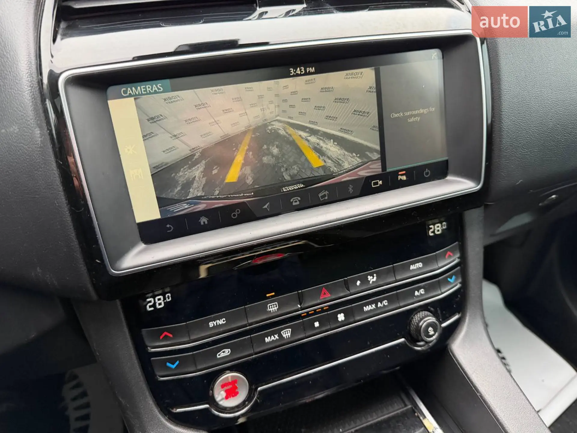 2018 Jaguar F-Pace - мініатюра 17