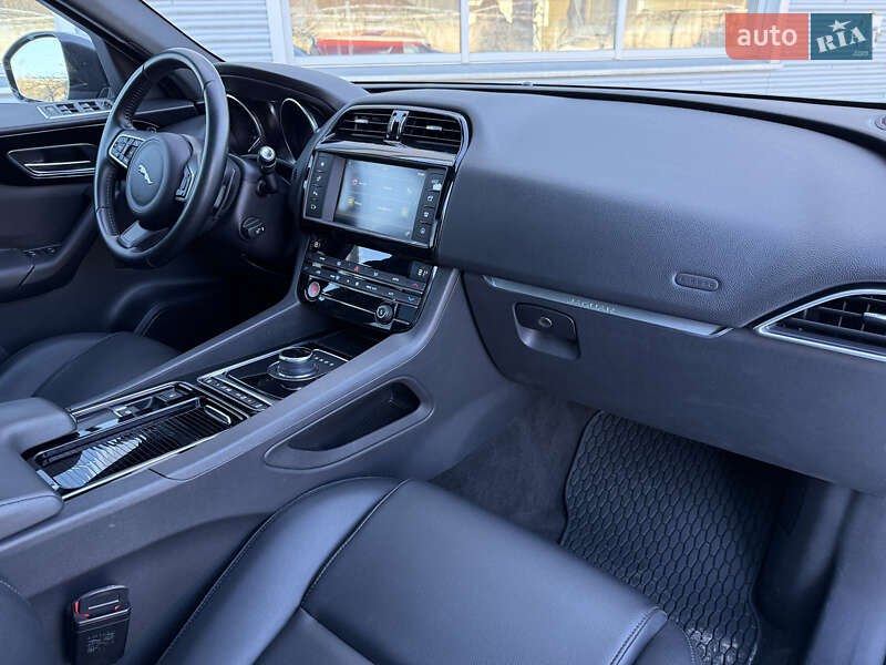 Позашляховик / Кросовер Jaguar F-Pace 2018 в Рівному