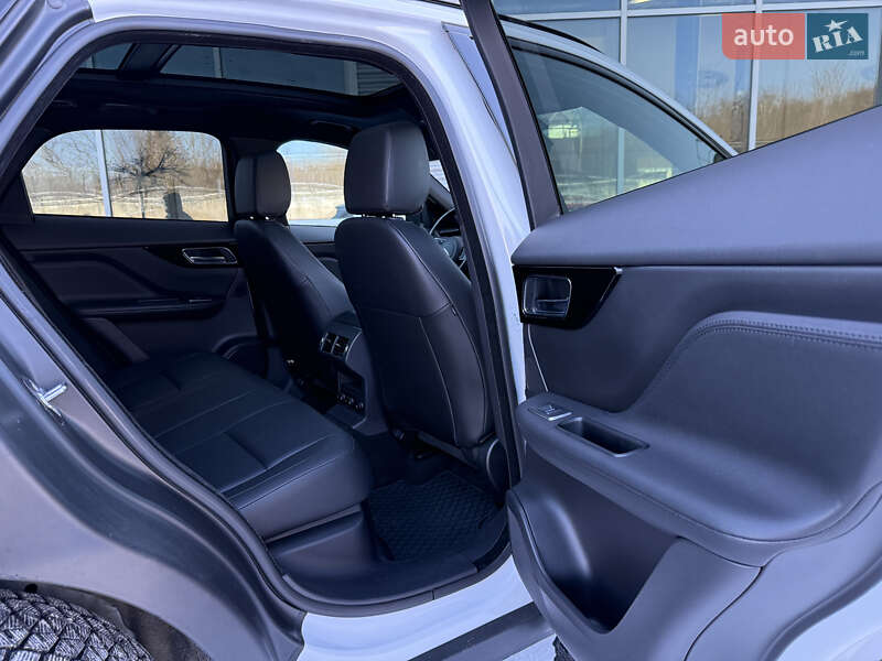 Позашляховик / Кросовер Jaguar F-Pace 2018 в Рівному