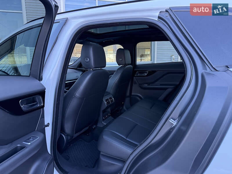 Позашляховик / Кросовер Jaguar F-Pace 2018 в Рівному