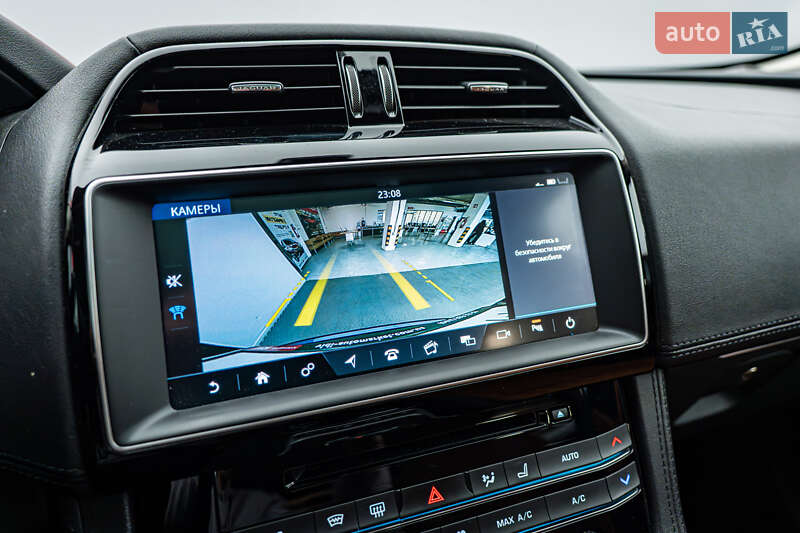 Внедорожник / Кроссовер Jaguar F-Pace 2017 в Киеве