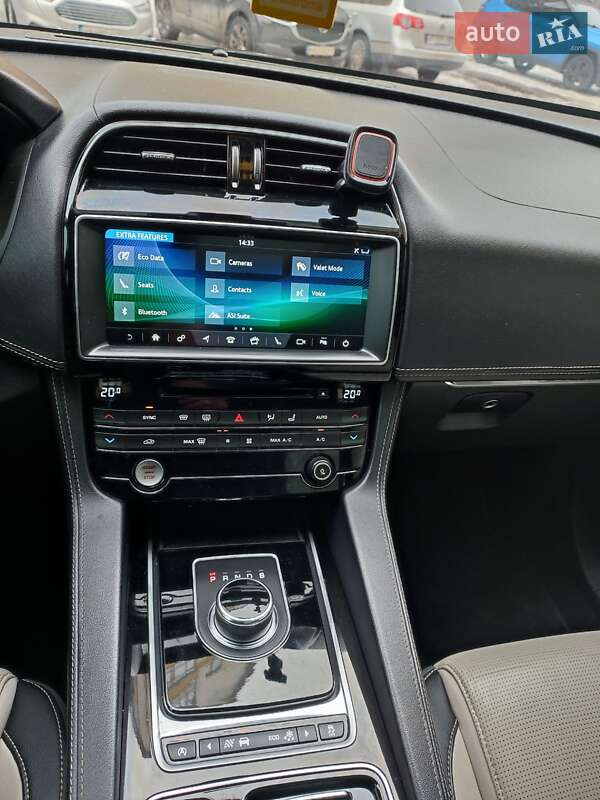 Внедорожник / Кроссовер Jaguar F-Pace 2017 в Ивано-Франковске