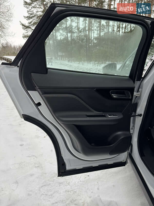 Внедорожник / Кроссовер Jaguar F-Pace 2017 в Ковеле