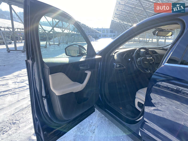 Внедорожник / Кроссовер Jaguar F-Pace 2017 в Львове