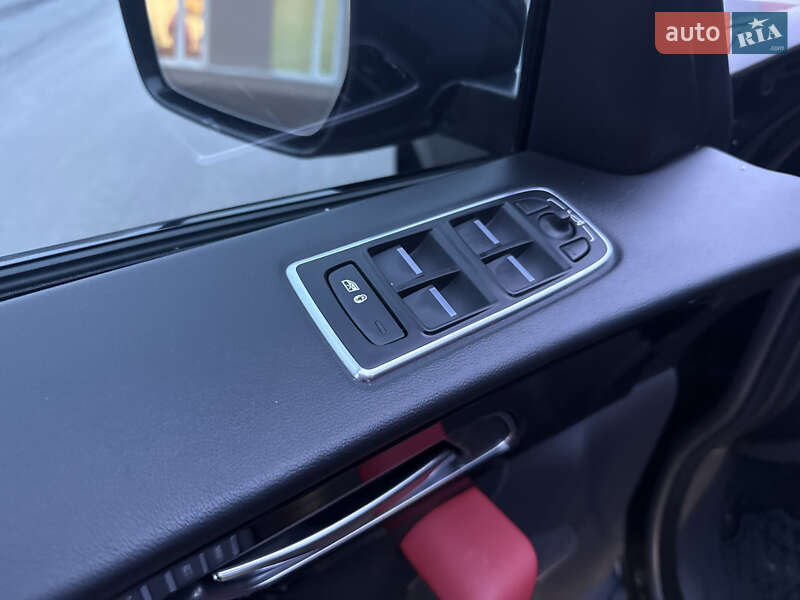 Внедорожник / Кроссовер Jaguar F-Pace 2017 в Днепре фото 34 Внедорожник / Кроссовер Jaguar F-Pace 2017 в Днепре