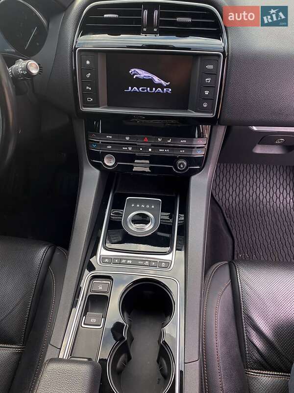 Внедорожник / Кроссовер Jaguar F-Pace 2017 в Кропивницком