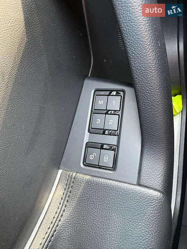 Внедорожник / Кроссовер Jaguar F-Pace 2019 в Киеве фото 13 Внедорожник / Кроссовер Jaguar F-Pace 2019 в Киеве