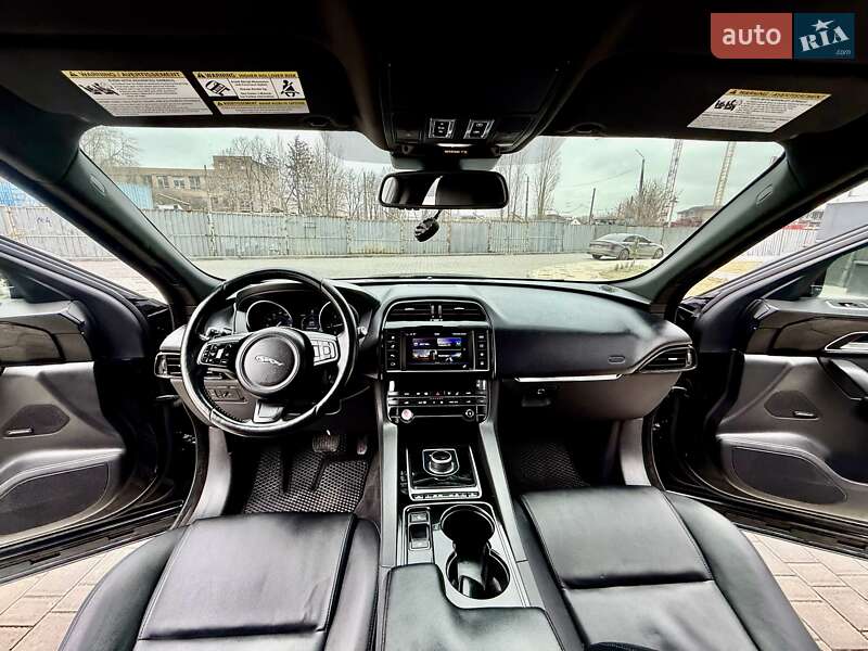 Внедорожник / Кроссовер Jaguar F-Pace 2016 в Одессе