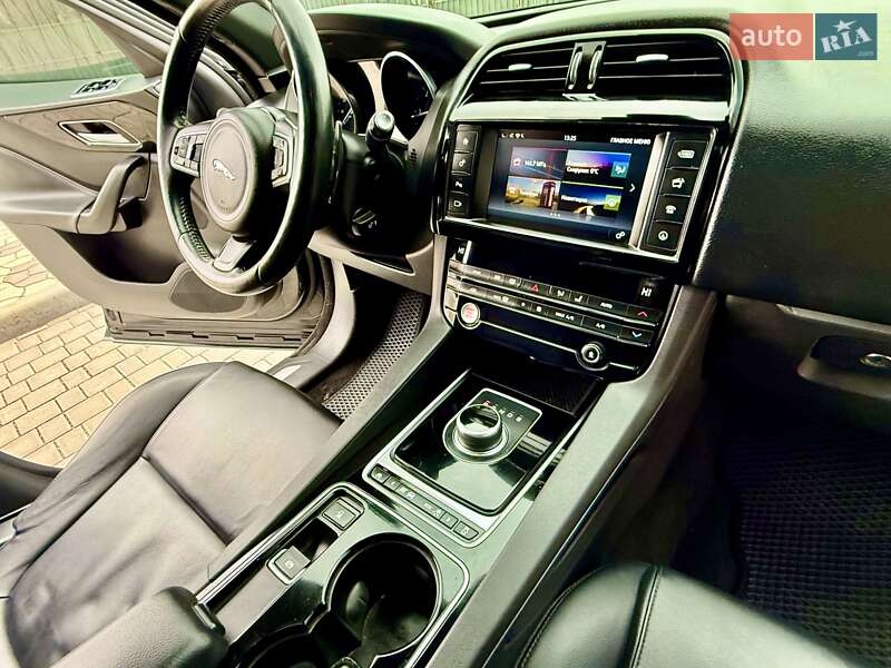 Внедорожник / Кроссовер Jaguar F-Pace 2016 в Одессе