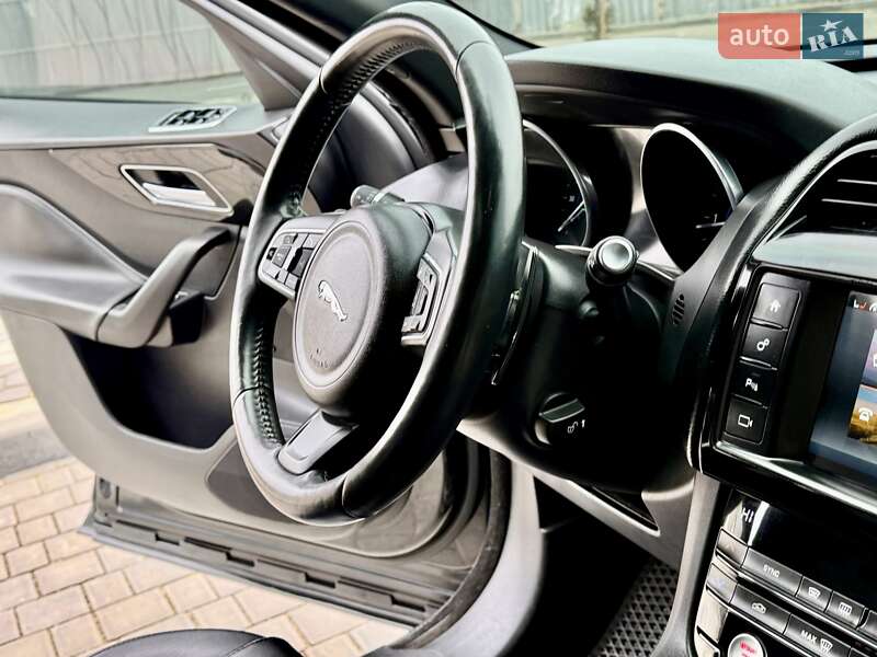 Внедорожник / Кроссовер Jaguar F-Pace 2016 в Одессе