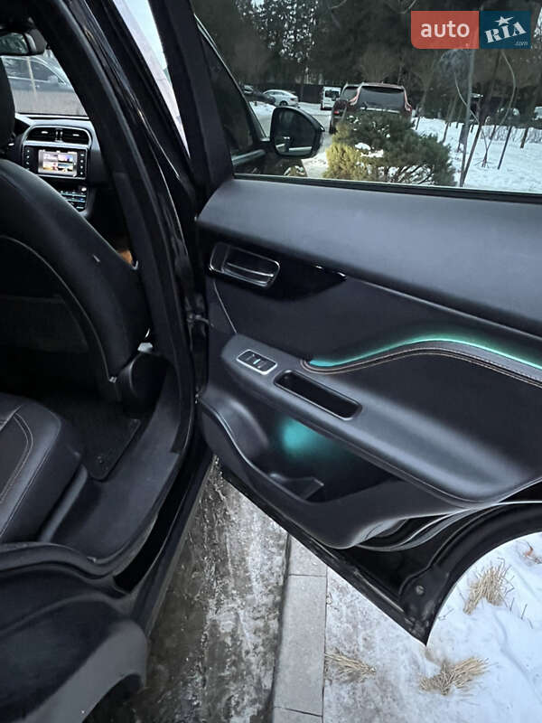 Позашляховик / Кросовер Jaguar F-Pace 2018 в Львові