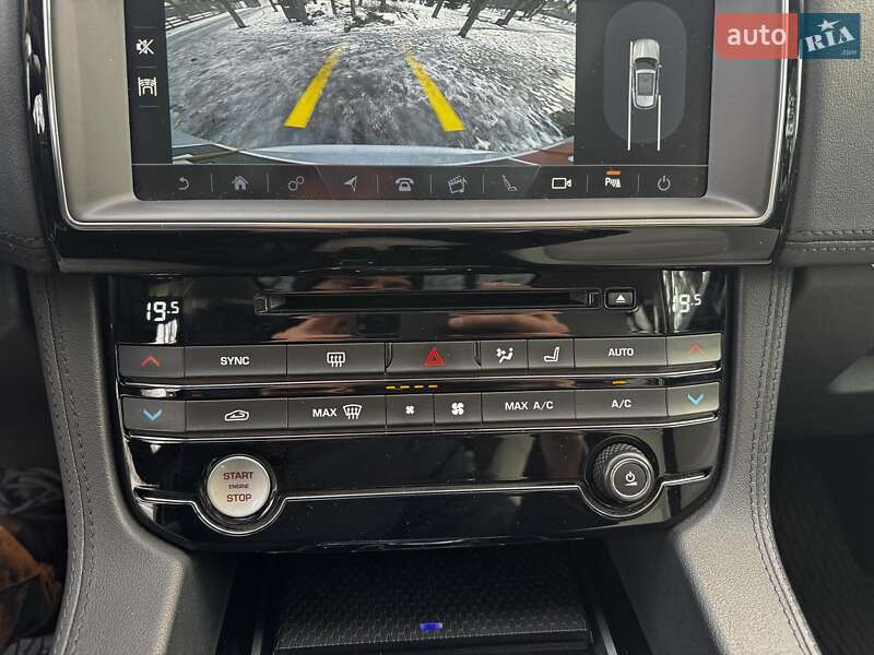 Внедорожник / Кроссовер Jaguar F-Pace 2018 в Киеве
