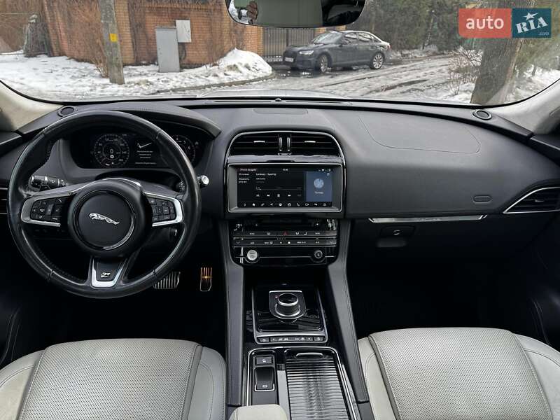 Внедорожник / Кроссовер Jaguar F-Pace 2018 в Киеве