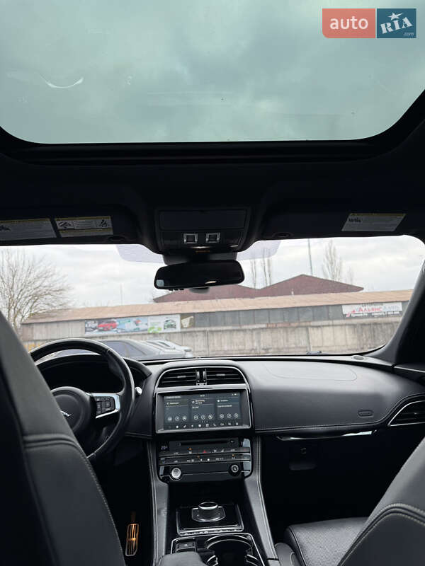 Внедорожник / Кроссовер Jaguar F-Pace 2016 в Кривом Роге фото 6 Внедорожник / Кроссовер Jaguar F-Pace 2016 в Кривом Роге