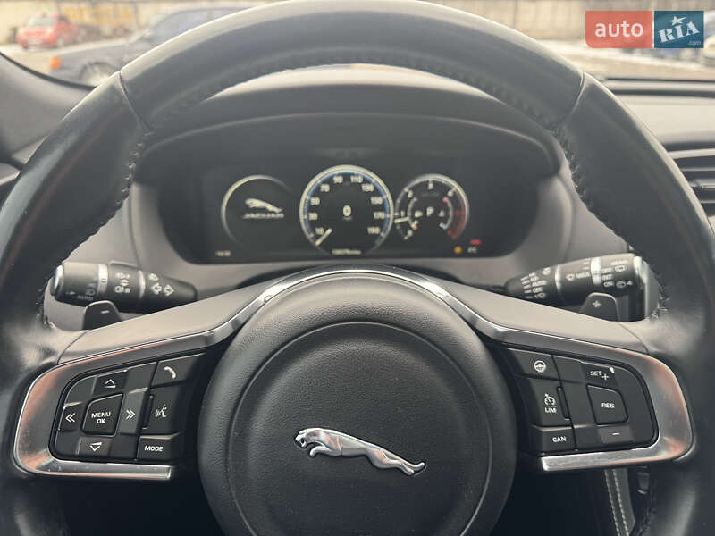 Внедорожник / Кроссовер Jaguar F-Pace 2016 в Кривом Роге фото 7 Внедорожник / Кроссовер Jaguar F-Pace 2016 в Кривом Роге