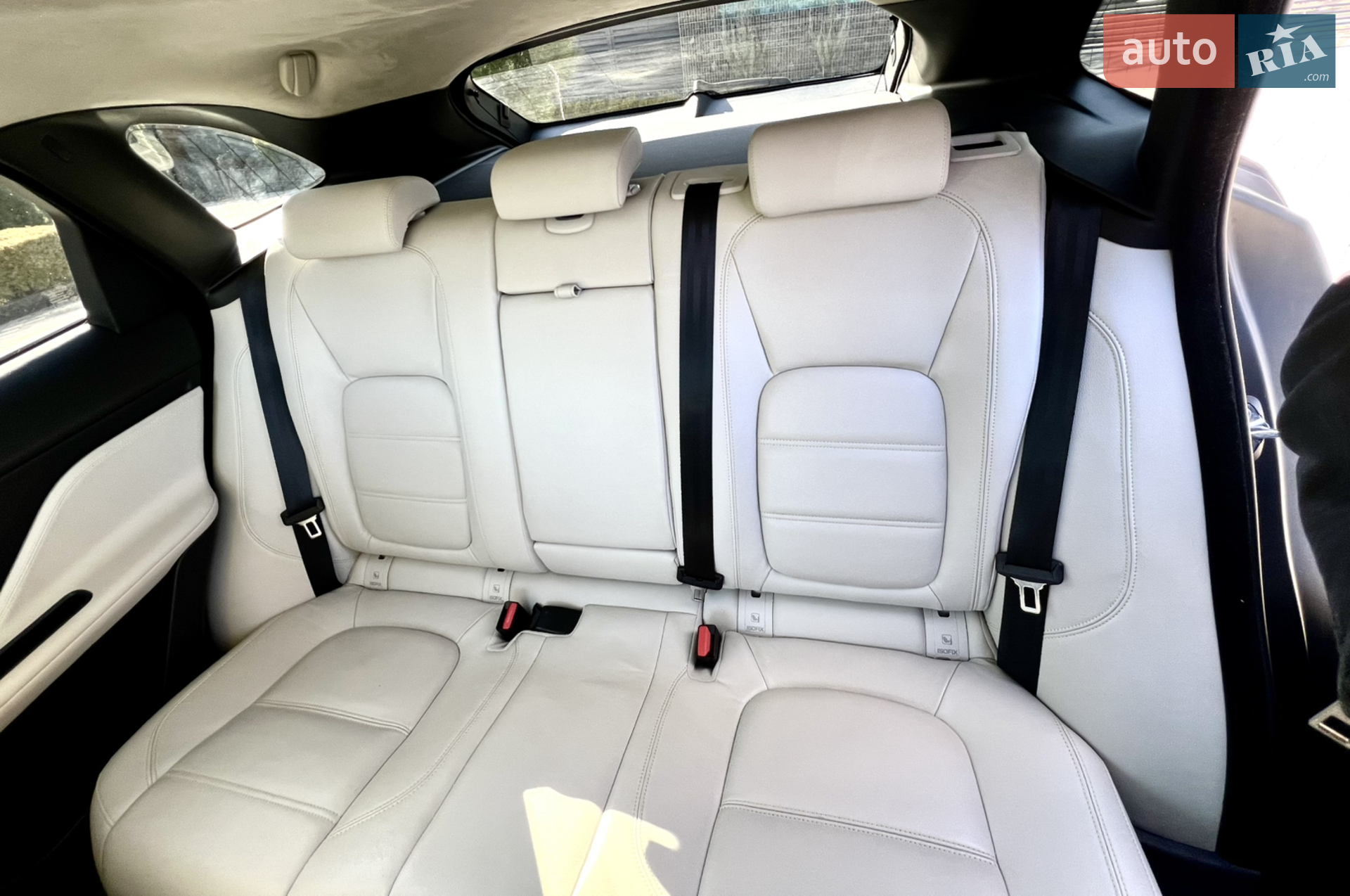 2019 Jaguar F-Pace - мініатюра 14