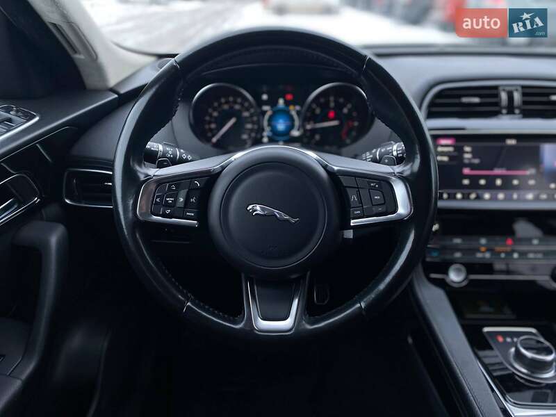 Внедорожник / Кроссовер Jaguar F-Pace 2018 в Киеве