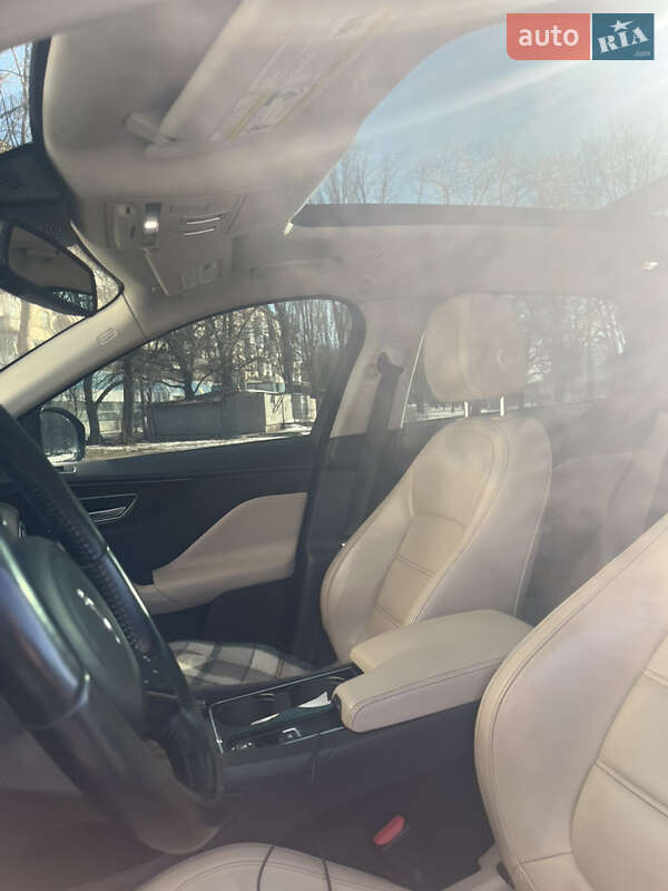 Позашляховик / Кросовер Jaguar F-Pace 2017 в Києві