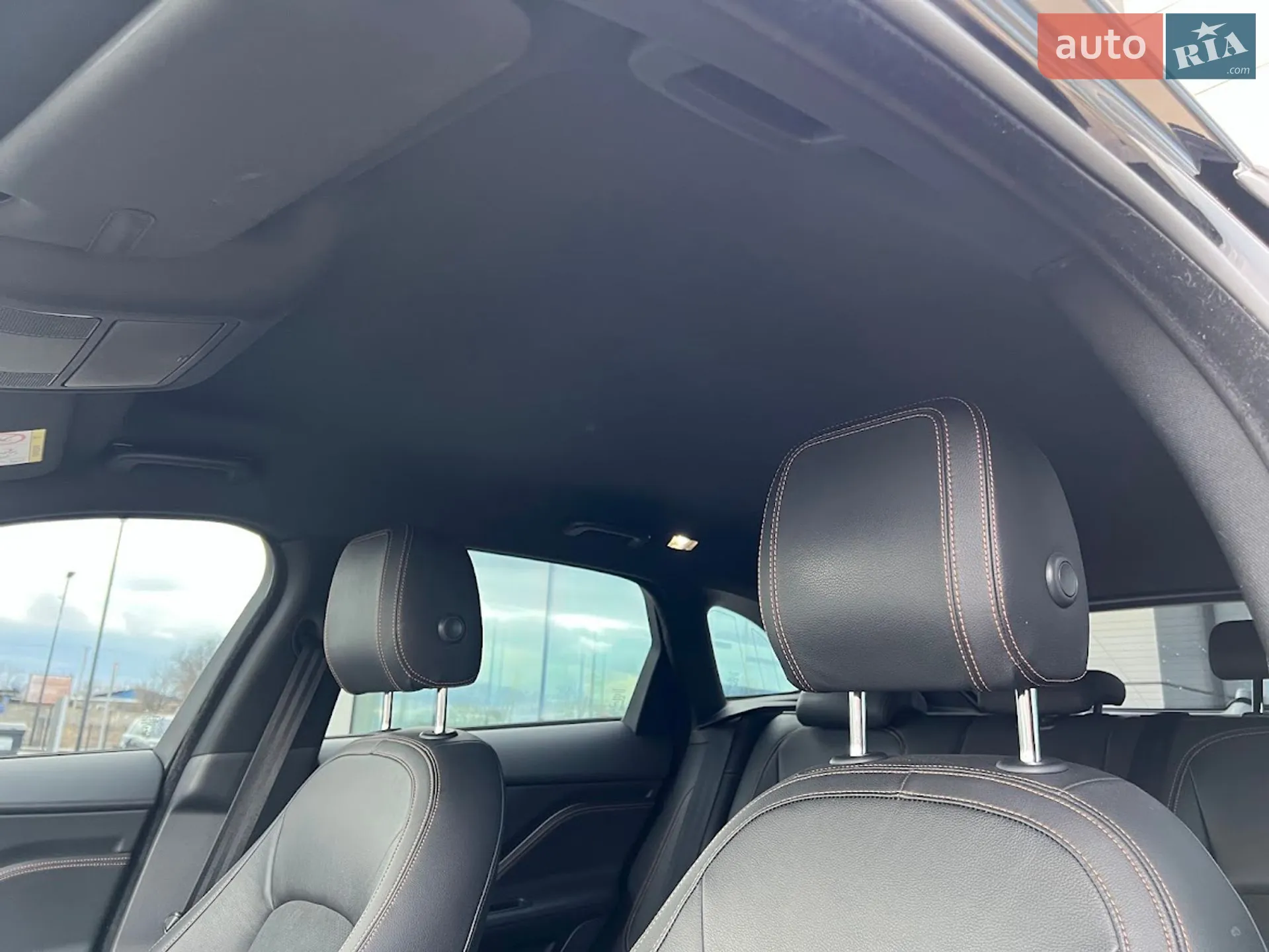 2018 Jaguar F-Pace - мініатюра 22