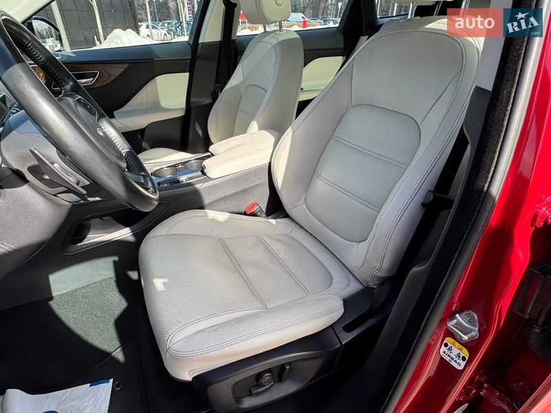 Внедорожник / Кроссовер Jaguar F-Pace 2016 в Киеве