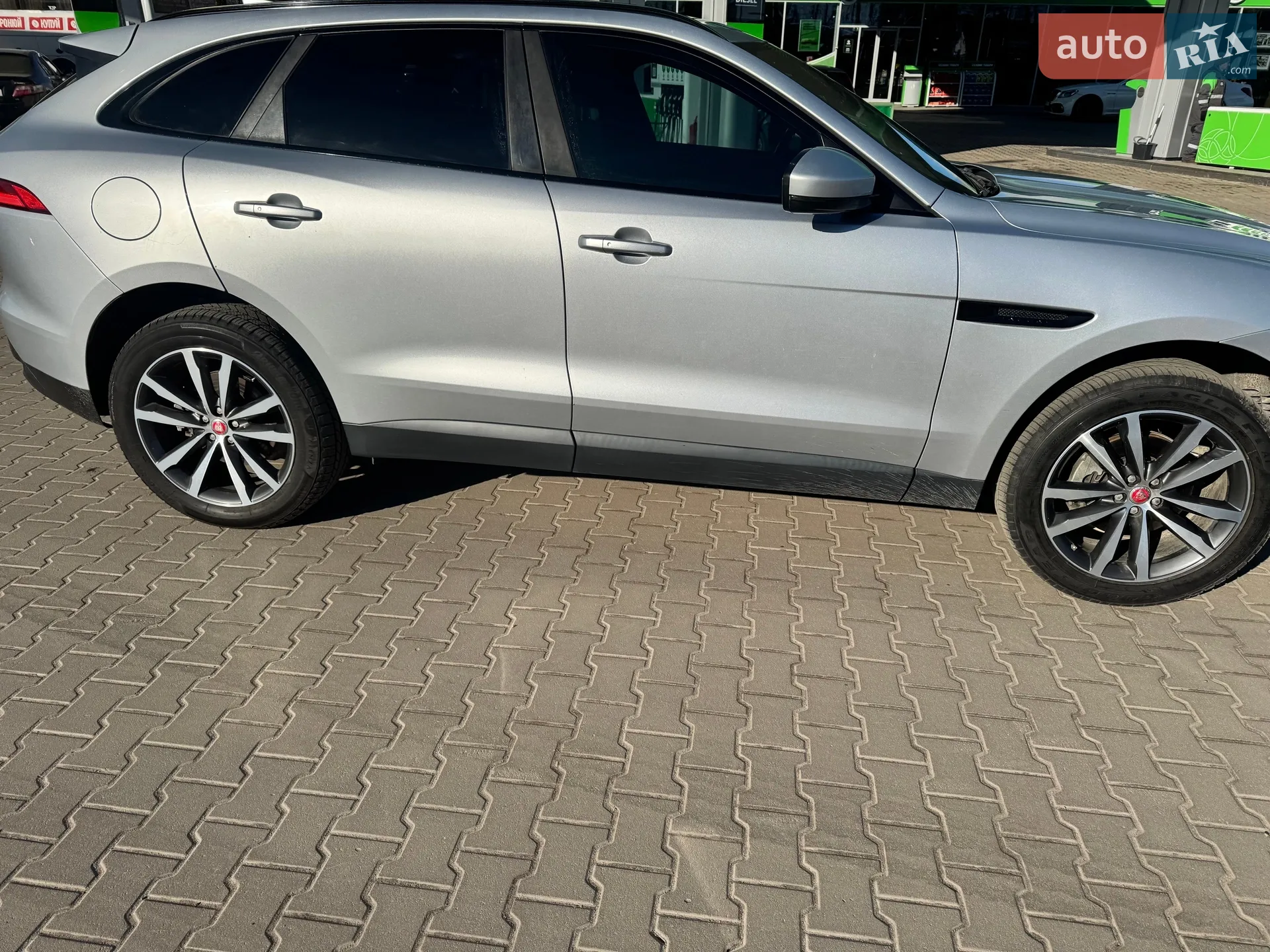2017 Jaguar F-Pace - мініатюра 4