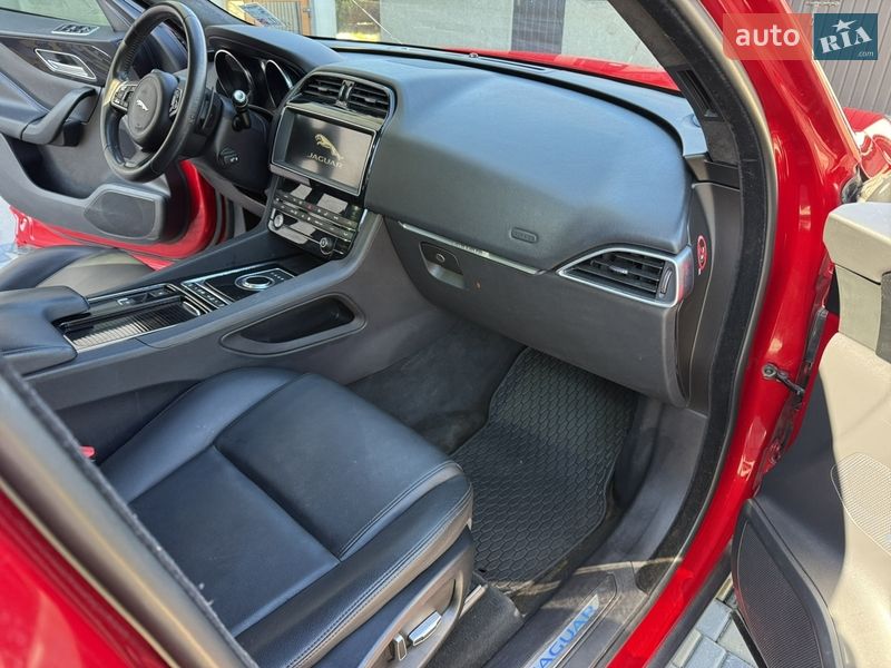 Внедорожник / Кроссовер Jaguar F-Pace 2019 в Корце