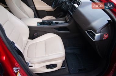 Внедорожник / Кроссовер Jaguar F-Pace 2016 в Киеве