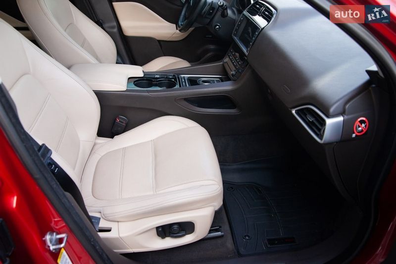 Внедорожник / Кроссовер Jaguar F-Pace 2016 в Киеве