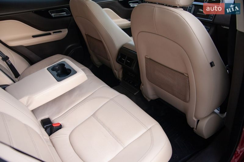 Внедорожник / Кроссовер Jaguar F-Pace 2016 в Киеве