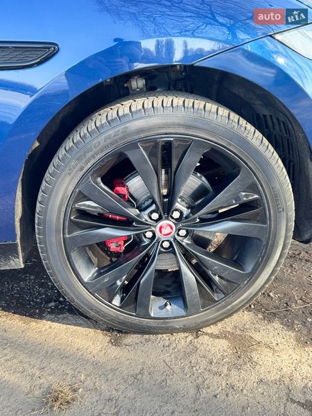 Внедорожник / Кроссовер Jaguar F-Pace 2021 в Ровно