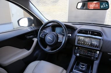 Внедорожник / Кроссовер Jaguar F-Pace 2016 в Киеве